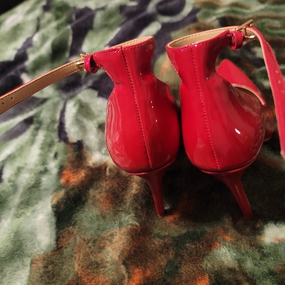 Michael Kors Patent Leather RED Stiletto Heel W/ Ankle Strap - Picture 3 of 10
